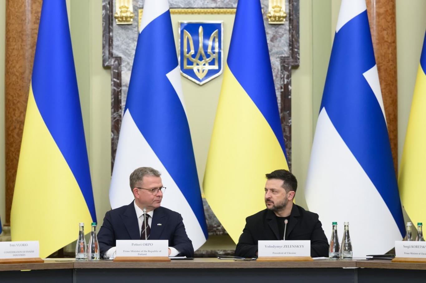 Фінляндія допоможе Україні розробити власний супутниковий зв’язок і надасть локомотиви для «Укрзалізниці»