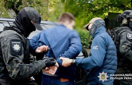 Шахрай виманив у підприємця 280 тисяч доларів під виглядом працівника НАБУ