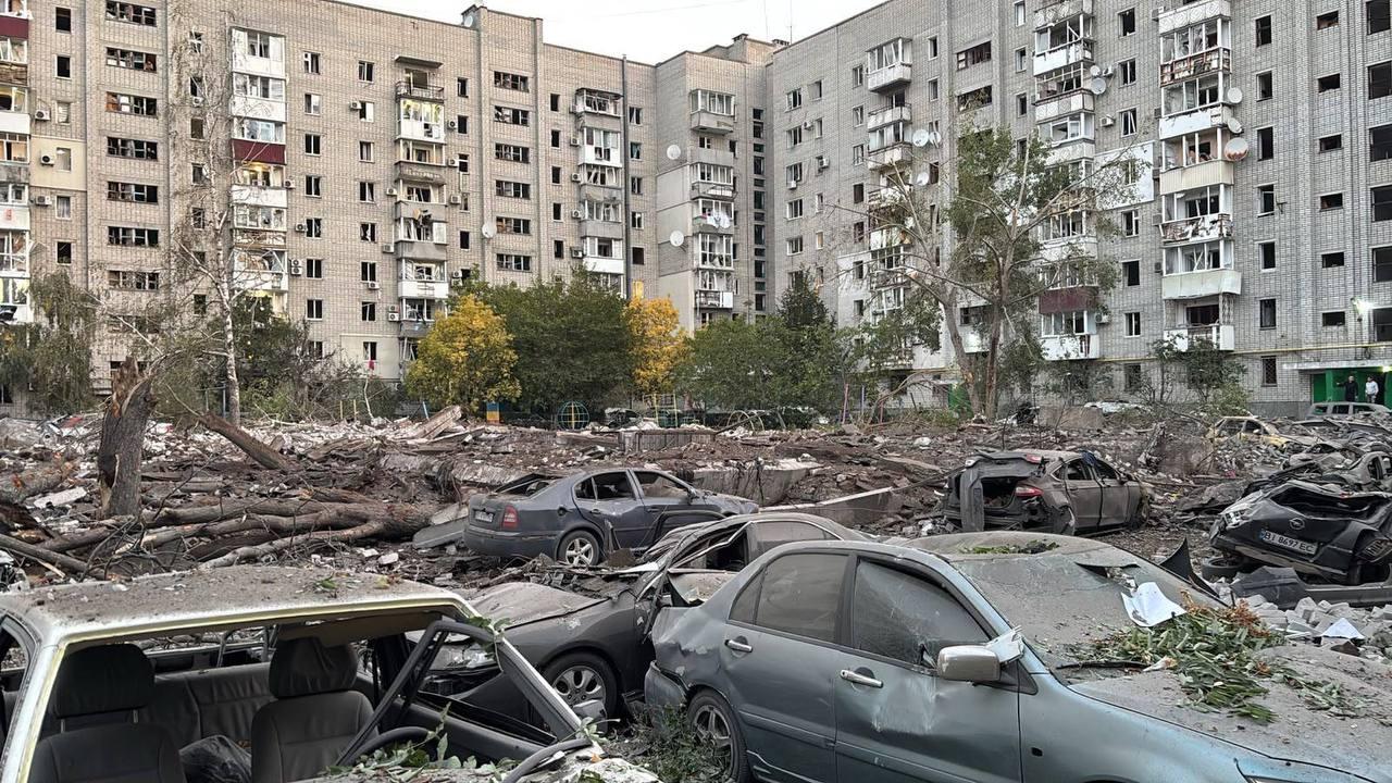 Росіяни масовано атакували ракетами житловий район Кременчука, є загиблі  (ОНОВЛЕНО, ФОТО)