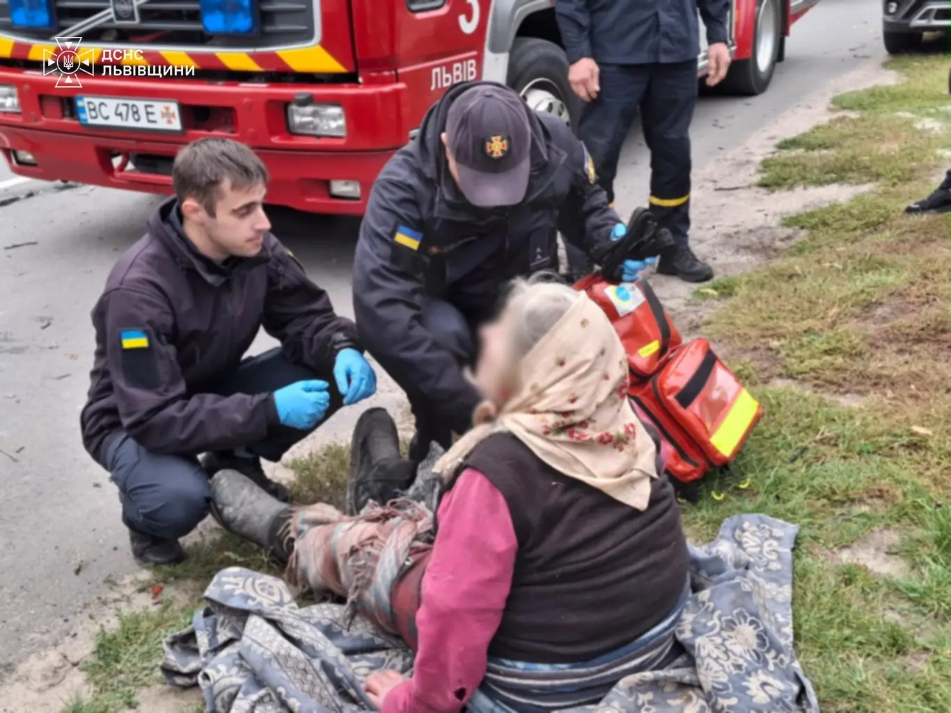 Підбитий реактивний шахед впав у селі біля Львова: є постраждалі, пошкоджено будинки (ФОТО, ВІДЕО)