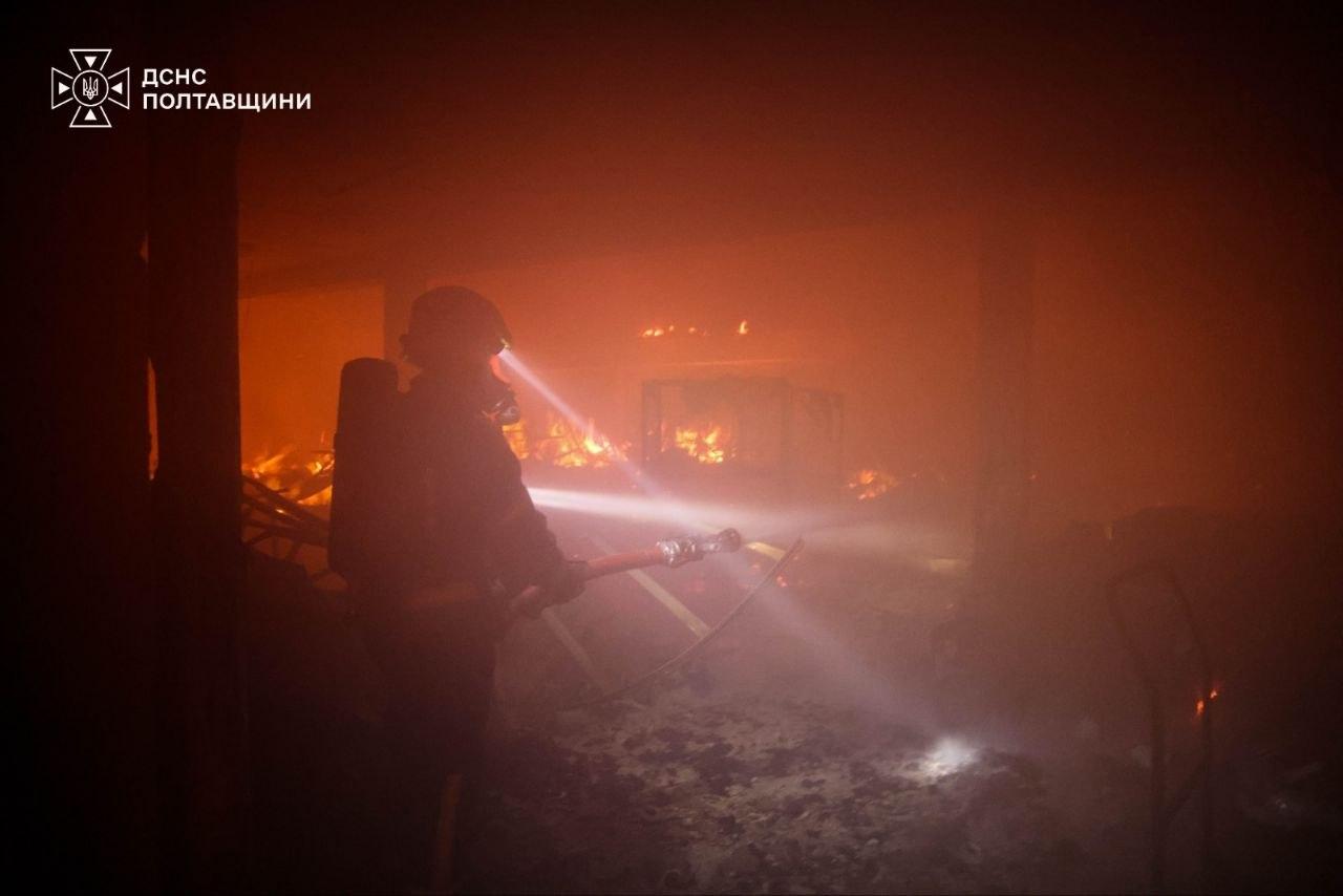 РФ вдарила по університету у Кременчуці та адмінбудівлі і складах у Полтаві (ФОТО)