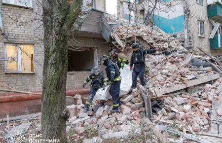 Рятувальники 5 днів розбирали завали 5-поверхівок у Слов'янську після удару росіян: загинули 9 людей