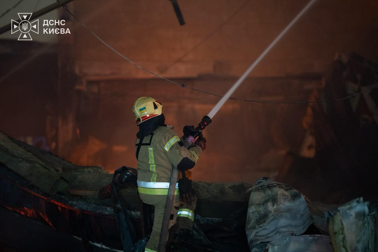 Нічна атака на Київ: 1 людина загинула, 22 постраждали, є наслідки в шести районах