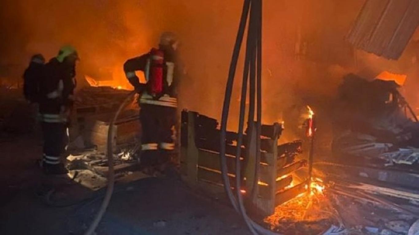 Вночі росіяни атакували підприємства на Волині та Львівщині