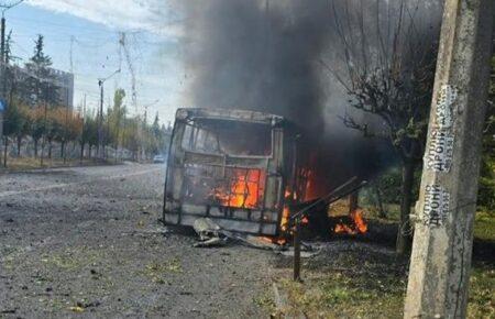 Удари по автобусах у Краматорську: вже 30 загиблих, рух громадського транспорту буде зупинено