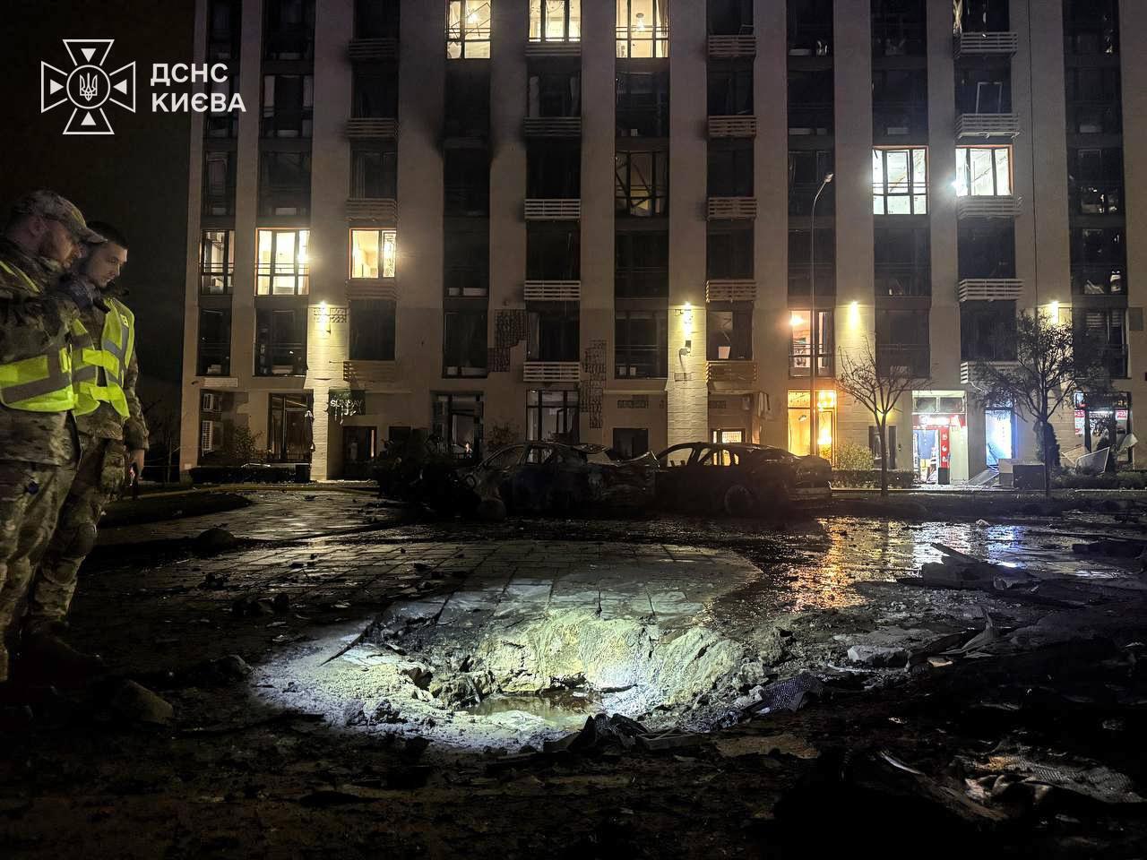 Росія двічі за вечір атакувала Київ — є влучання в будинок і об’єкт транспортної інфраструктури