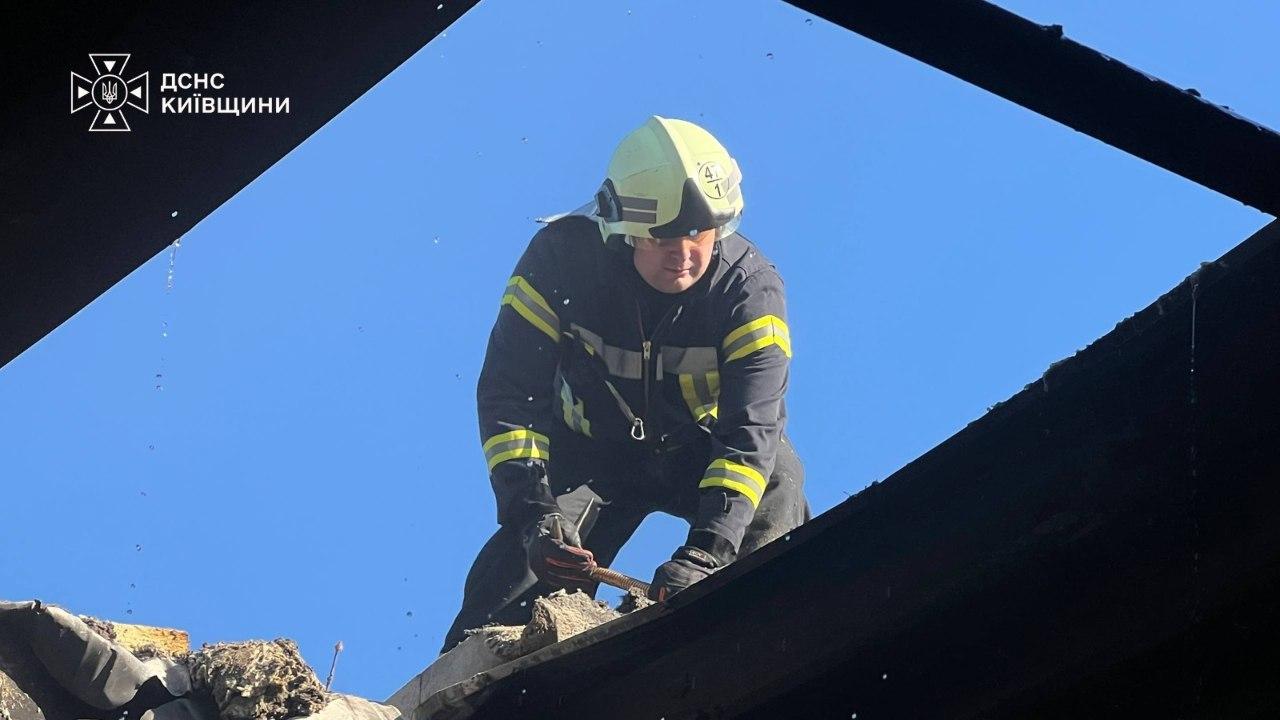 На Київщині внаслідок російських атак пошкоджено 42 об'єкти та постраждали шестеро людей