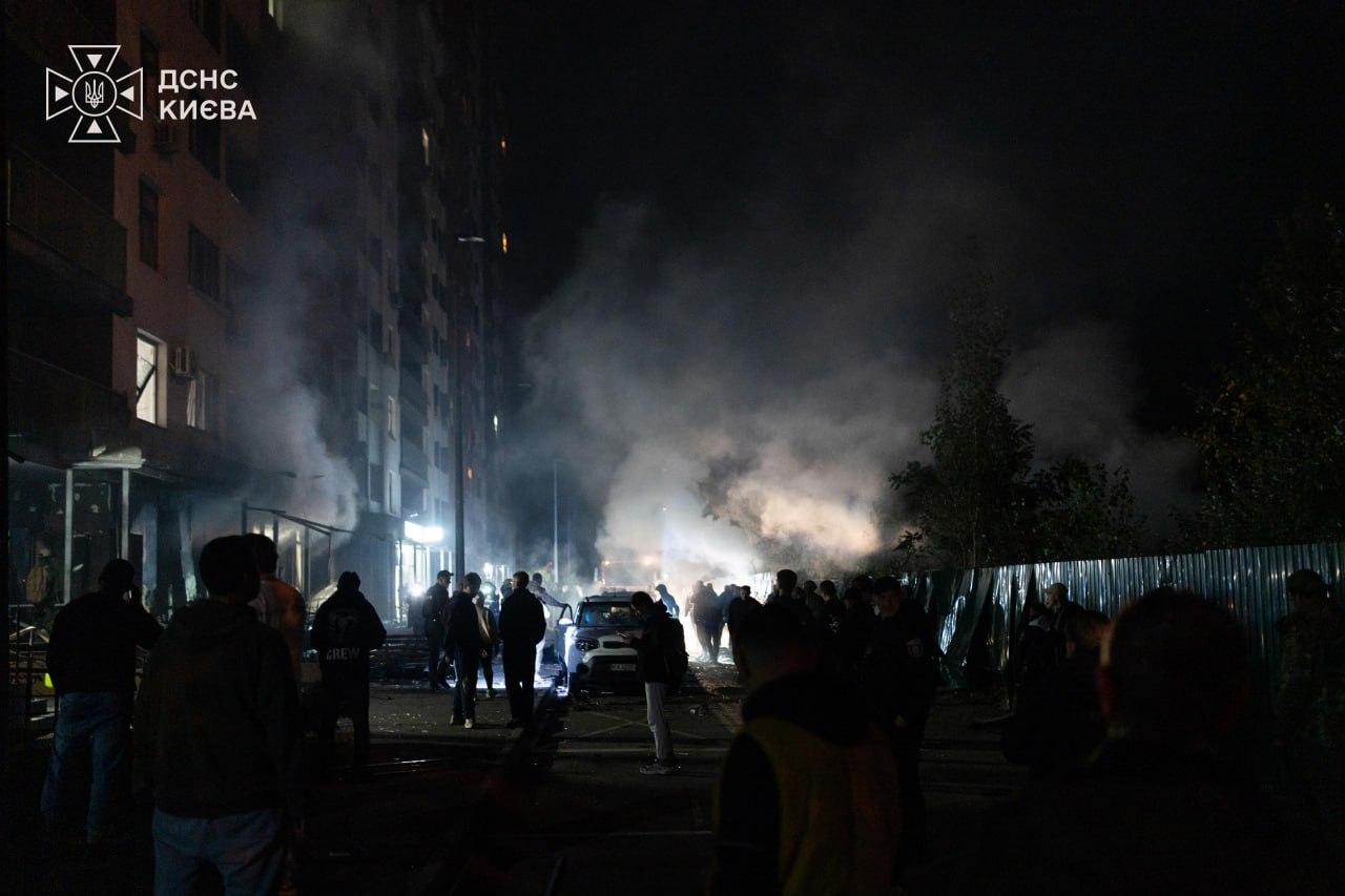 У Києві внаслідок нічної російської атаки є постраждалий
