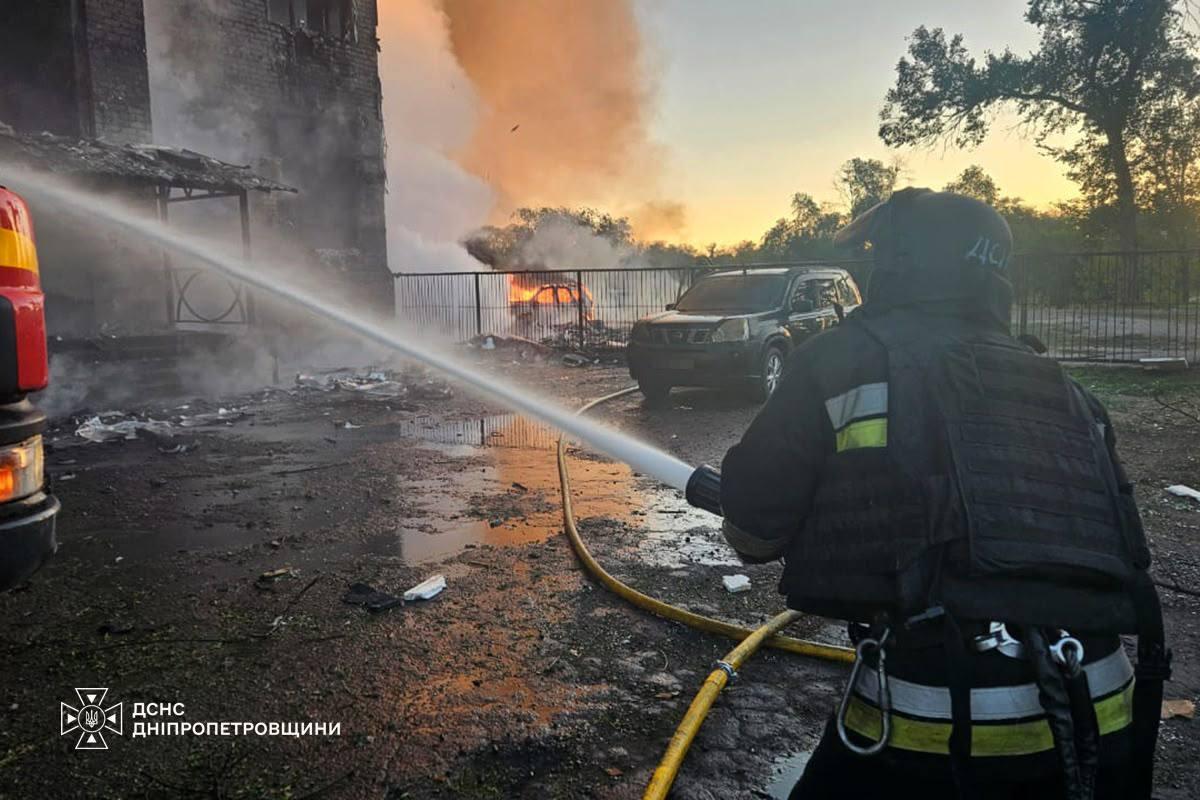 На Дніпропетровщині внаслідок вечірніх та нічних обстрілів поранено людину