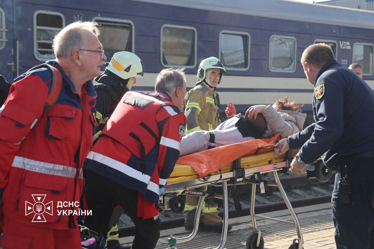 Удар по вокзалу Дніпра: у лікарнях залишаються 11 поранених