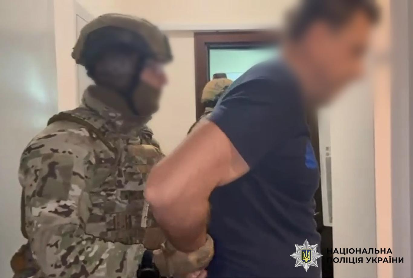 Група зловмисників викрала ветерана, щоб заволодіти його грошима у Києві
