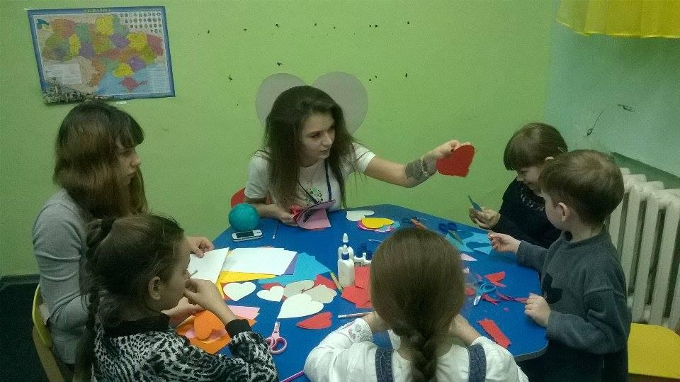 «Творча хатинка» в Краматорске помогает детям, чьи родители остались в зоне АТО