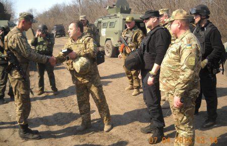 Прес-центр АТО описав, як міністр оборони «заохотив» військових в Авдіївці