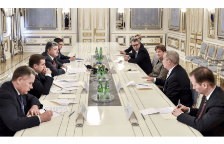 Президент Петро Порошенко зустрівся з делегацією Конгресу США