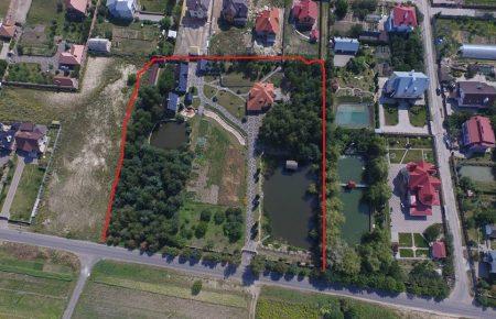 Голова Апеляційного суду Волині живе у маєтку з лісом та ставком