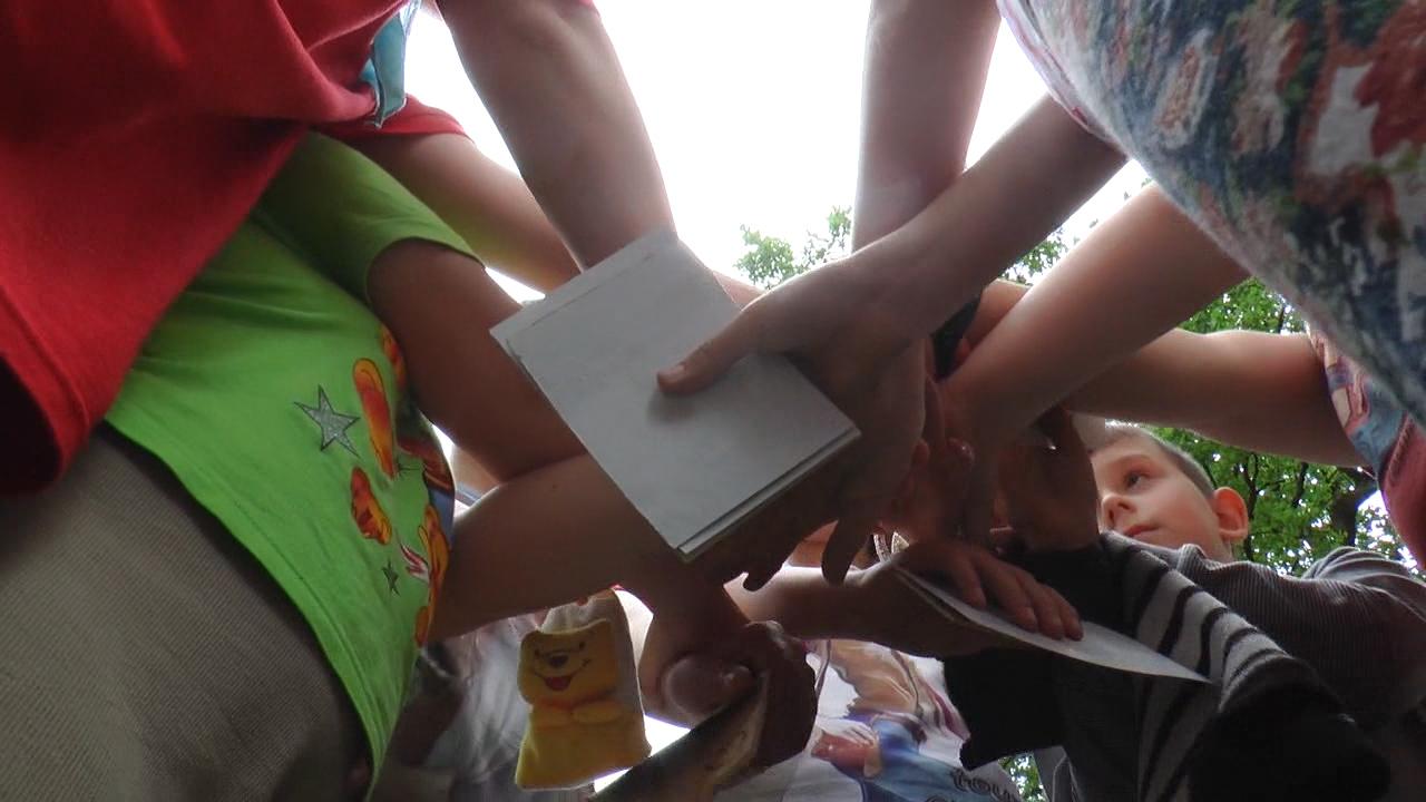 Дітей з-під обстрілів на Донеччині вивозять на реабілітацію до Святогірська