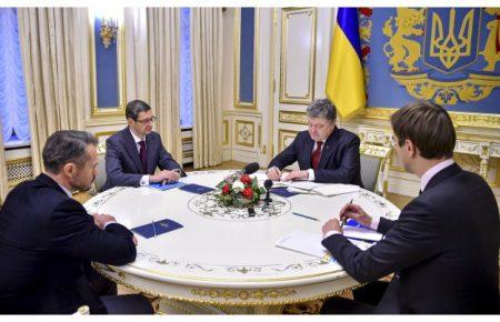 Порошенко підписав закони, що допоможуть з’явитися новим дорогам — відео