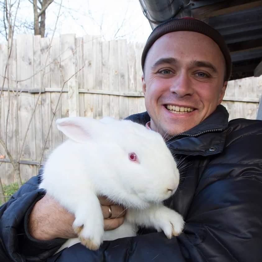 Улюблена справа: ветеран АТО створив кролеферму