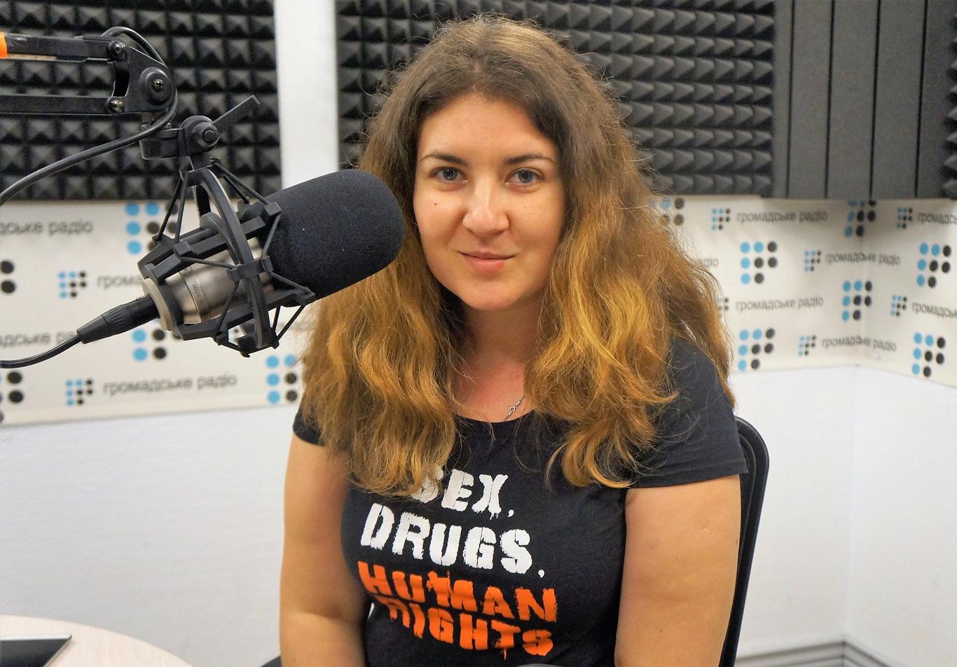 Не цукерки та квіти, а Стамбульську конвенцію: чого хочуть жінки