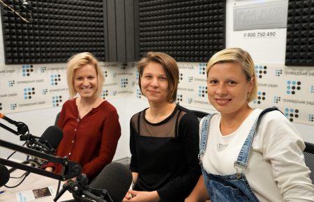 Мы помогаем взглянуть на себя со стороны, — актеры Q Playback театра