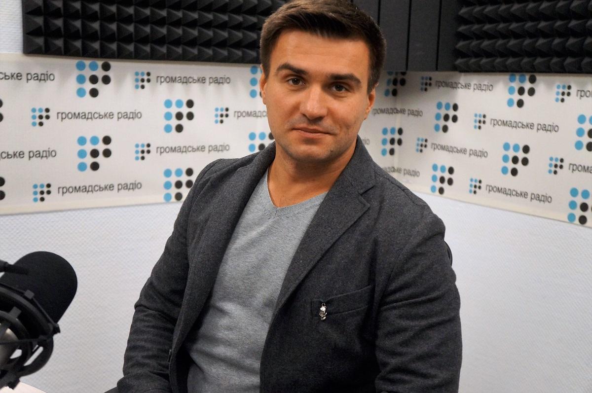 Общество не поняло принятые законопроекты о Донбассе, — социолог