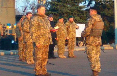 Порошенко вручив державні нагороди 372 морським піхотинцям