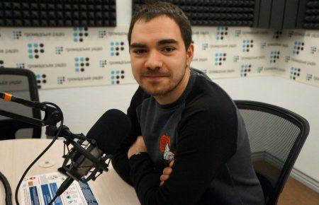 Чому 48% ЛГБТ-підлітків відчувають себе в небезпеці в школі? Результати дослідження