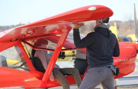 Авіамайдан: пілоти легких літаків вимагають скасувати дозволи на міжнародні польоти (ФОТО, ВІДЕО)