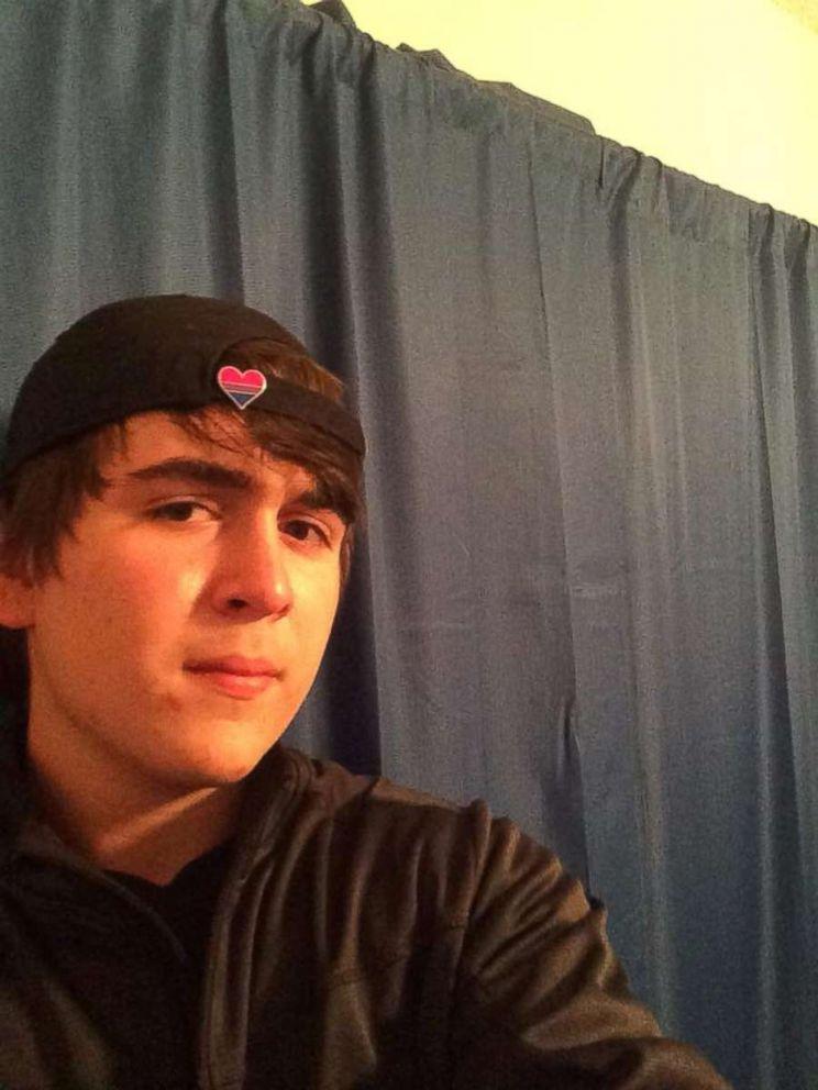 Жертвами стрілянини у техаській школі стали 10 людей. Влада назвала ім’я нападника (ФОТО)