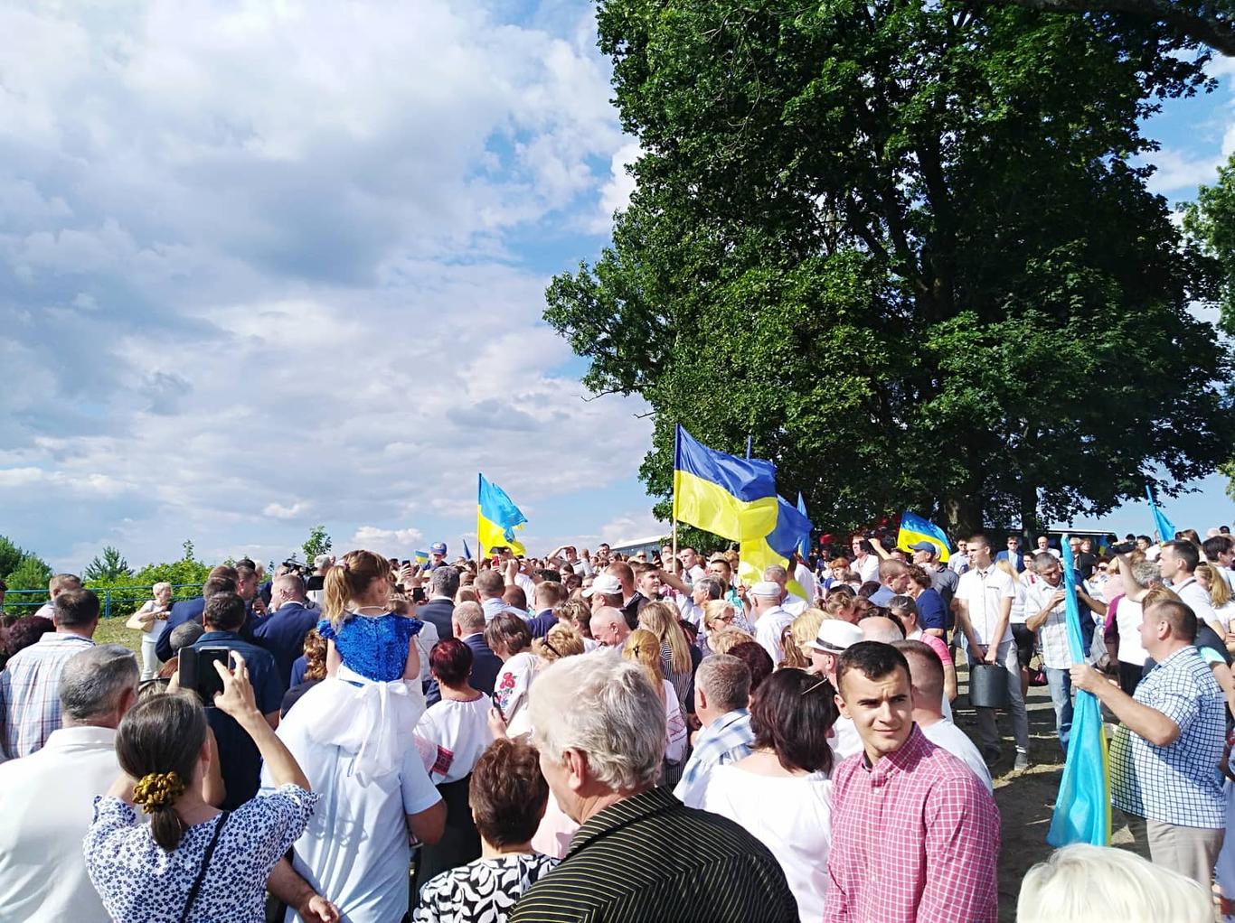 Україна і Польща мають бути гранично обережними щодо оцінок, - Порошенко про Волинську трагедію (ФОТО)