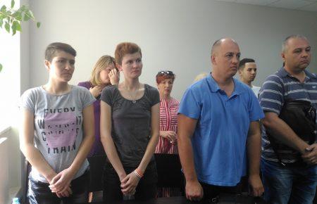 Неповнолітніх дівчат, які побили учасниць «Фестивалю рівності» у Запоріжжі, засудили до 2 років умовно