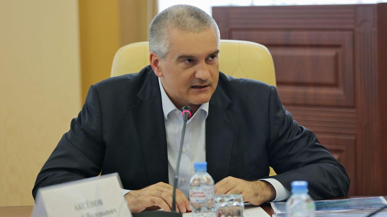 Російський «голова» Криму Аксьонов просить український суд скасувати санкції РНБО