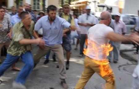 Кримського татарина, який намагався вчинити самоспалення, виписали з лікарні