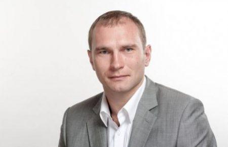 Дружину вбитого сумського екс-депутата оголосили у розшук, - Аброськін