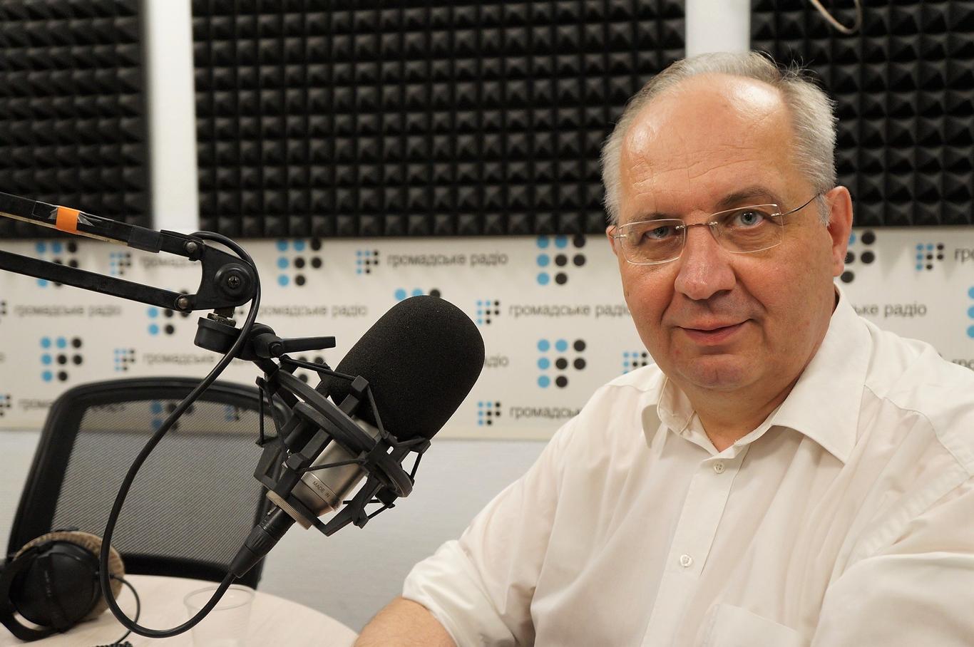 В деяких школах обіцяні нові меблі для першокласників з'являться вже після 1 вересня - заступник міністра освіти