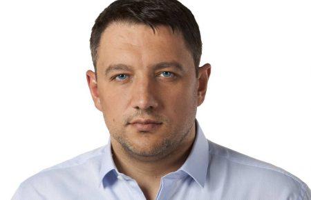 Депутат Київради отримав поранення із власної нагородної зброї