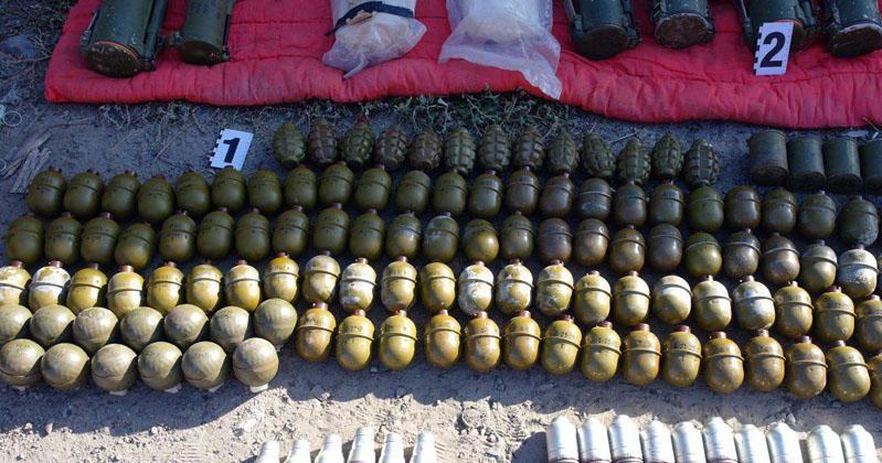 У Бахмуті на Донеччині поліція вилучила тисячі боєприпасів з нелегального складу