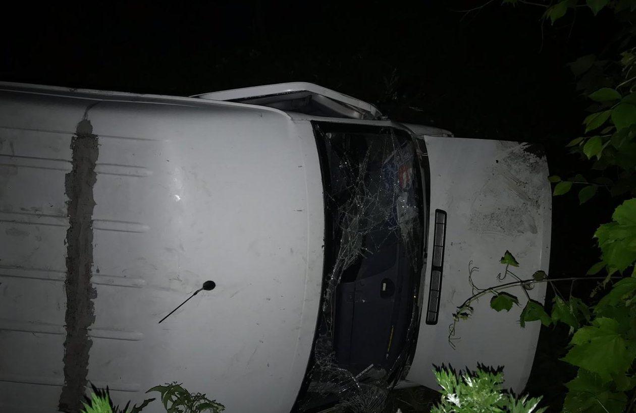 Маршрутка Київ-Луцьк злетіла у кювет: постраждали семеро пасажирів