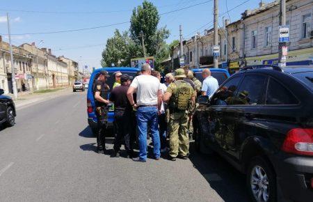 В Одесі поліція звільнила двох заручниць та затримала підозрюваного (оновлено)