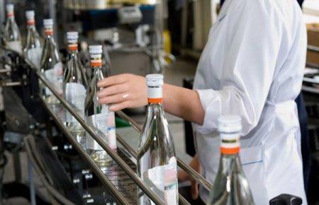Президент підписав закон, що скасовує державну монополію на виробництво спирту