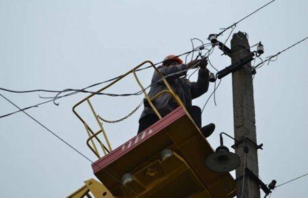 В Україні через негоду знеструмило населені пункти у 5-ти областях