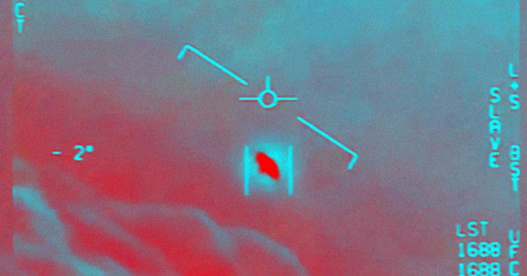 Пентагон опублікував три відеозаписи з нібито НЛО