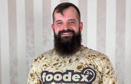 Я записував влог, щоб показати підприємцям, що можна робити бізнес у будь-яких умовах і з позитивом — підприємець про онлайн супермаркет