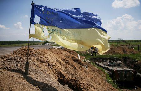 Доба на Донбасі: 5 українських військових поранені