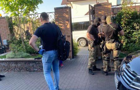 Омелян: О 6:30 ДБР вривається з обшуком, начебто рішення суду щодо колишніх власників будинку