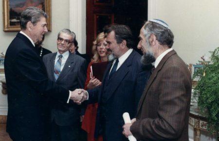 «Він уже раніше жив цінностями, якими ми зараз лише починаємо жити»: спогади онуки про правозахисника Миколу Руденка