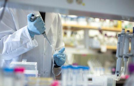 За добу в Україні виявили 948 нових випадків коронавірусу