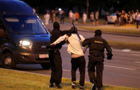 Хтось посміхався, а хтось просто лежав на підлозі і не міг ходити — волонтер Євген Васильєв про білорусів після тортур