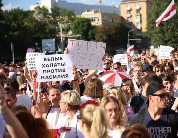 Білоруські медики вимагають надати їм доступ до затриманих під час протестів
