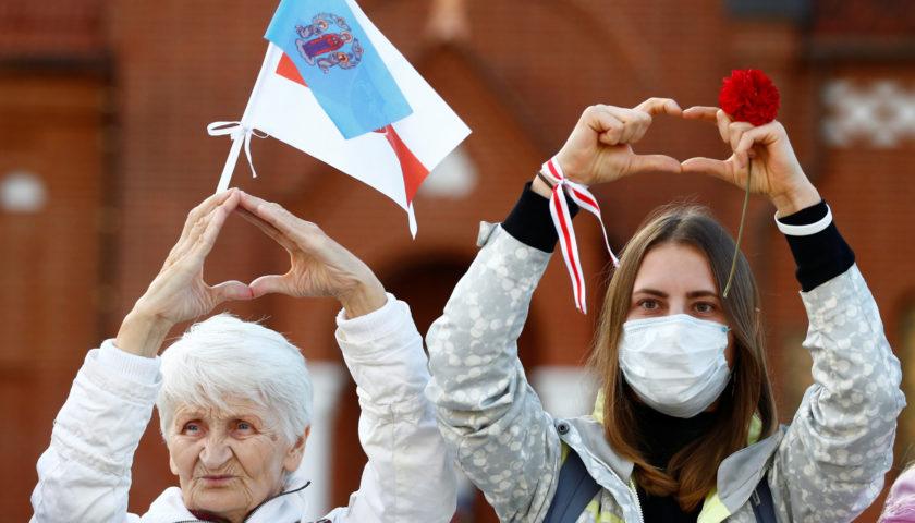 У Білорусі силовики затримують учасниць «жіночого маршу»